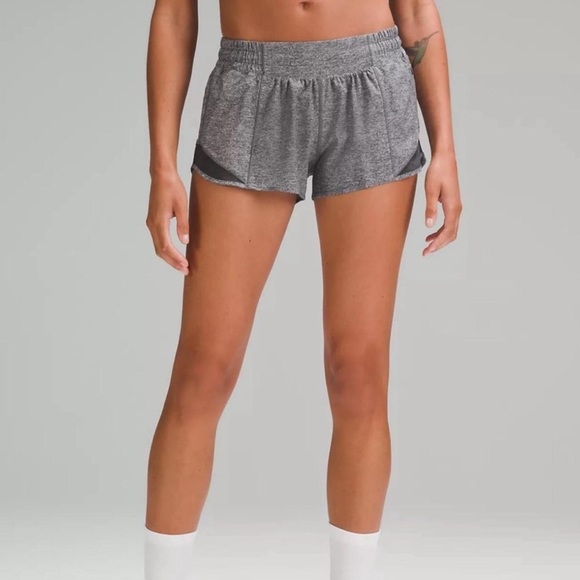 Lululemon Hotty Hot Lined Short 2.5 Gray - Picture 1 of 4